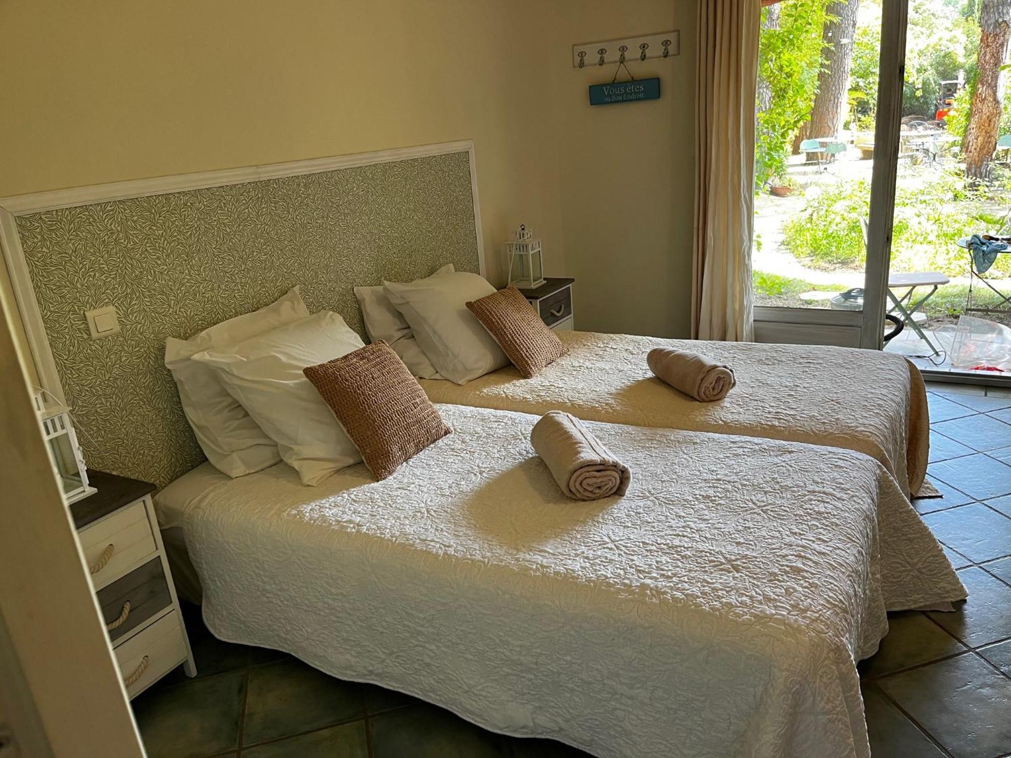 La Bastide Des Pins Bed and Breakfast Castillon-du-Gard Eksteriør billede